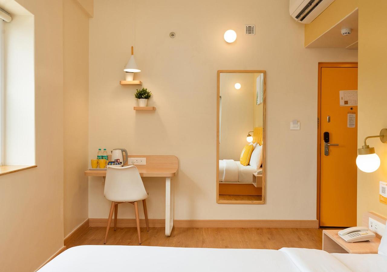 Bloom Hotel Financial District Хайдарабад Экстерьер фото
