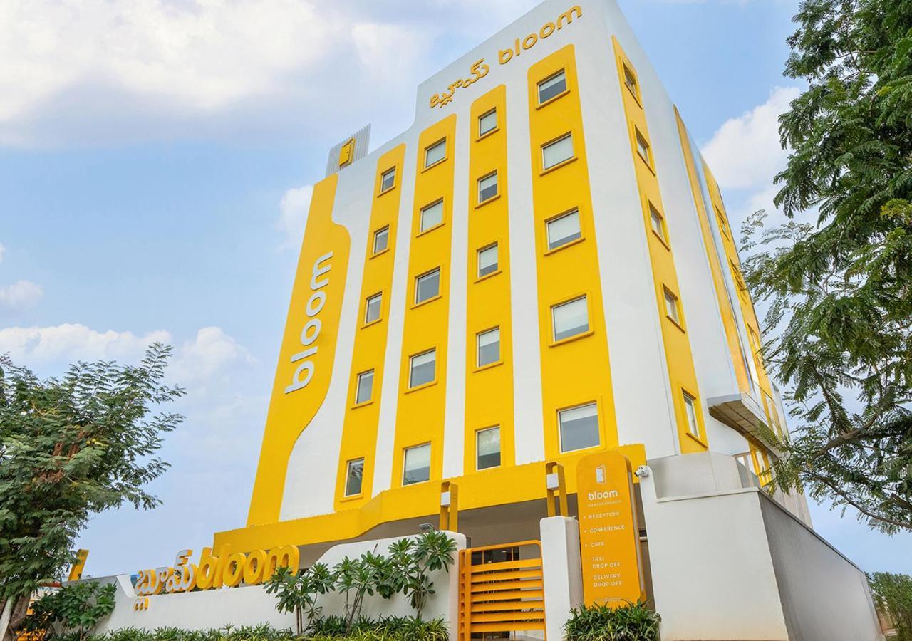 Bloom Hotel Financial District Хайдарабад Экстерьер фото
